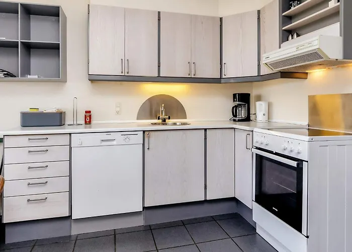 Holiday home 6 Person In Hadsund-by Traum *